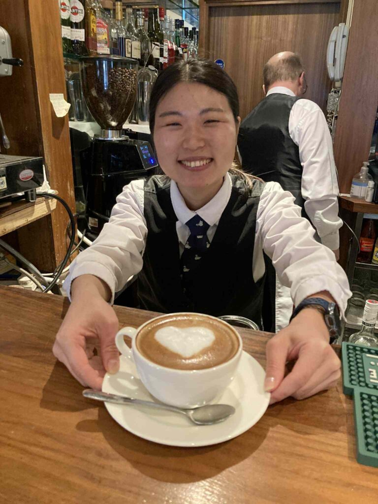 アイルランド・ダブリンでのカフェでの仕事